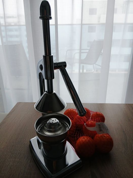 Storcator de fructe manual nou