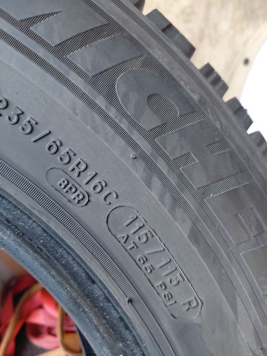 235/65/16С" Michelin 2бр.гуми