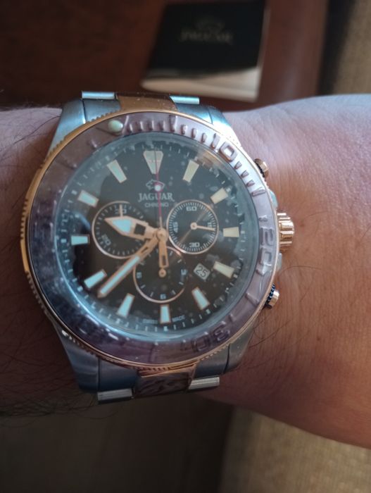 Часовник Jaguar Executive Diver J874