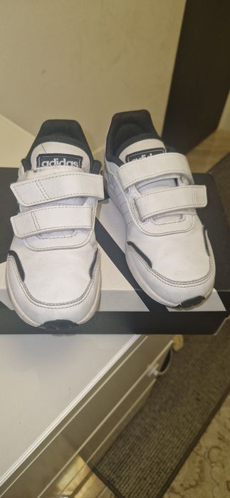 Adidasi Adidas baiat