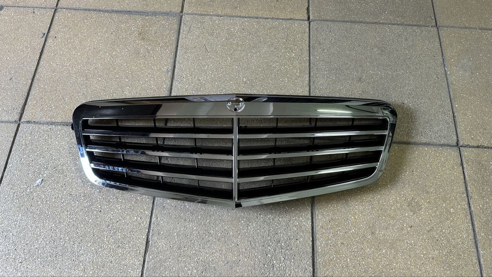 Решетка радиатора MB W212