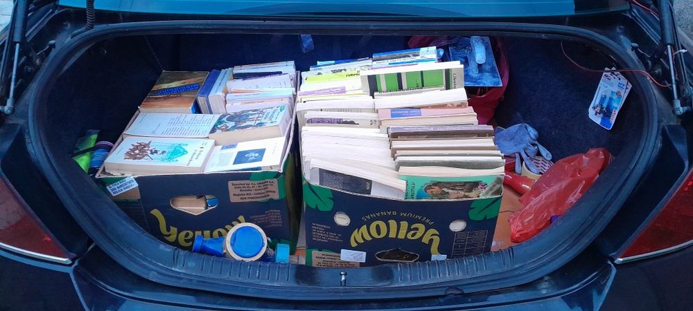Cărți vechi. Vând urgent.