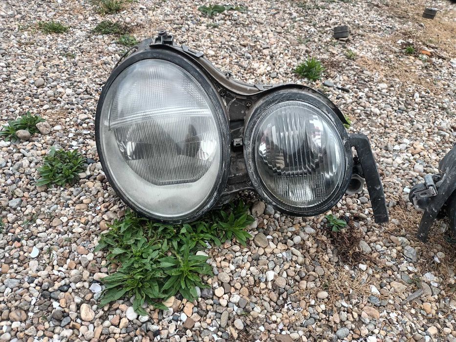 ляв десен ксенонов фар за мерцедес Е класа в210 MERCEDES E CLASSA W210