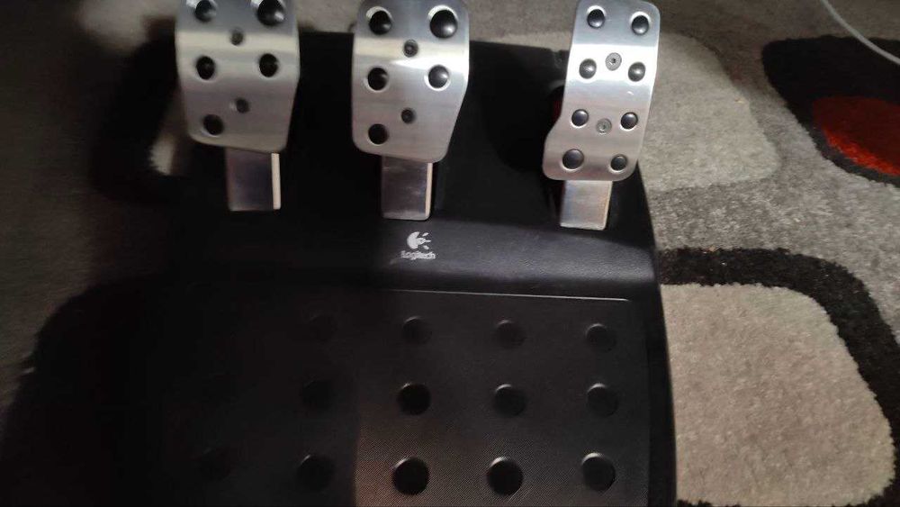 Logitech G25 + ръчна кутия. Пращам през поща само с 20 лева предоплата