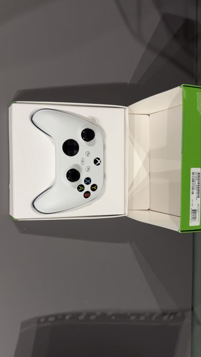 Продаю Xbox Series S