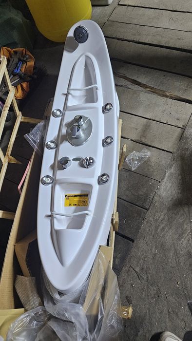 Душевая панель Appollo в белом цвете.