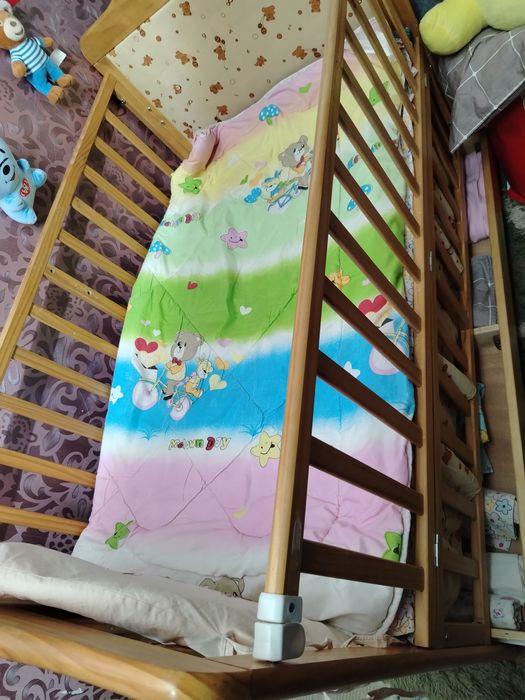 Продаю детскую кроватку в хорошем состоянии с бортиками