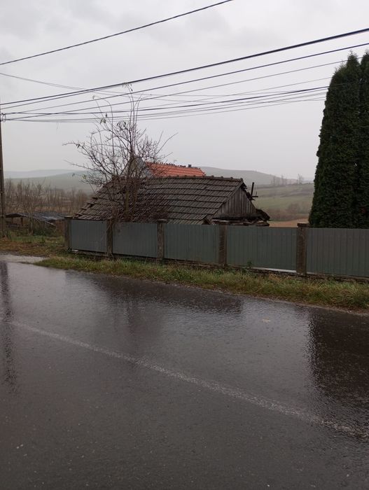 Teren cu casa si utilitati