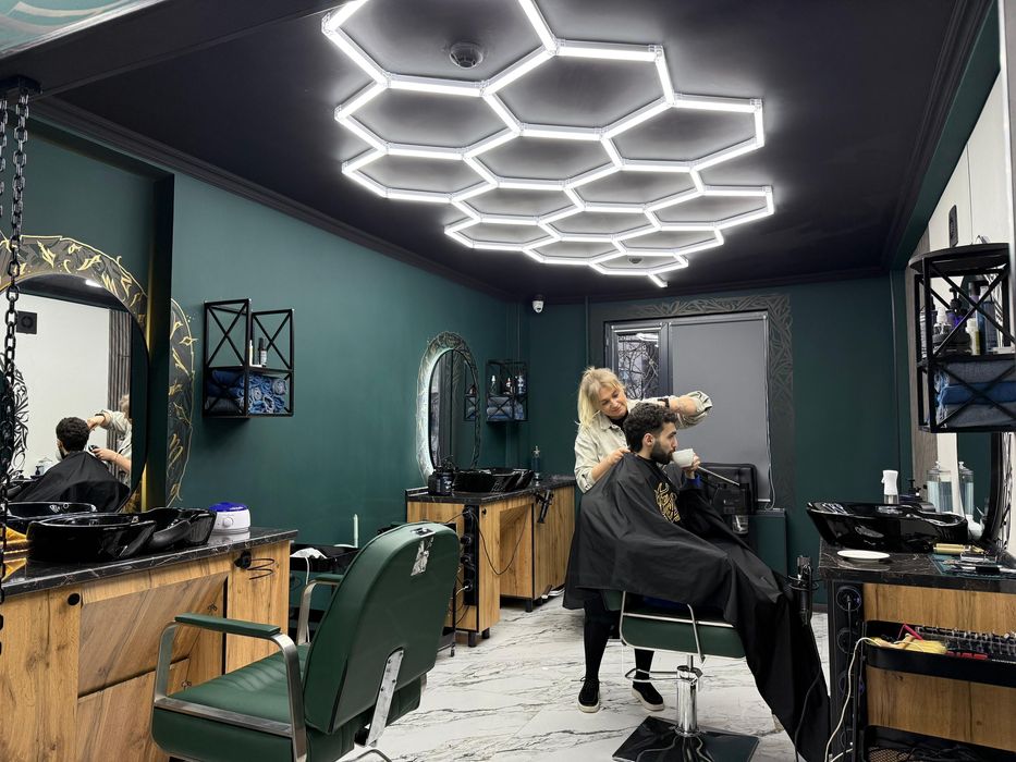 Сдаётся рабочее место (кресло) для барбера в действующем барбершопе.