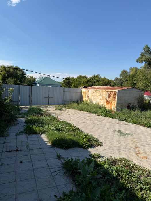 Дом в Украинке у ручья.