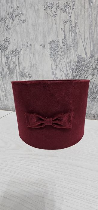 Подарочная коробка