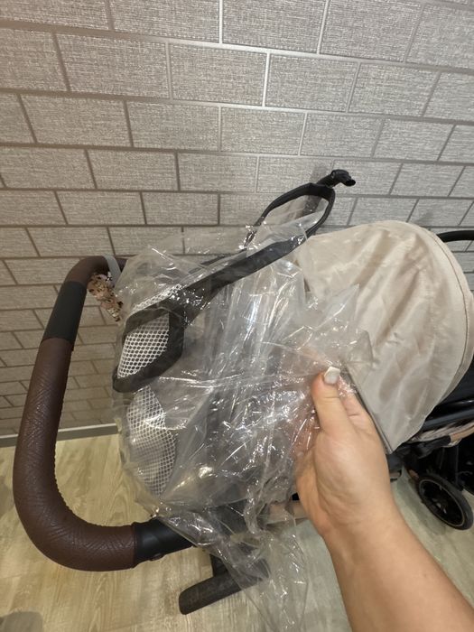 Продам коляску димисезонную