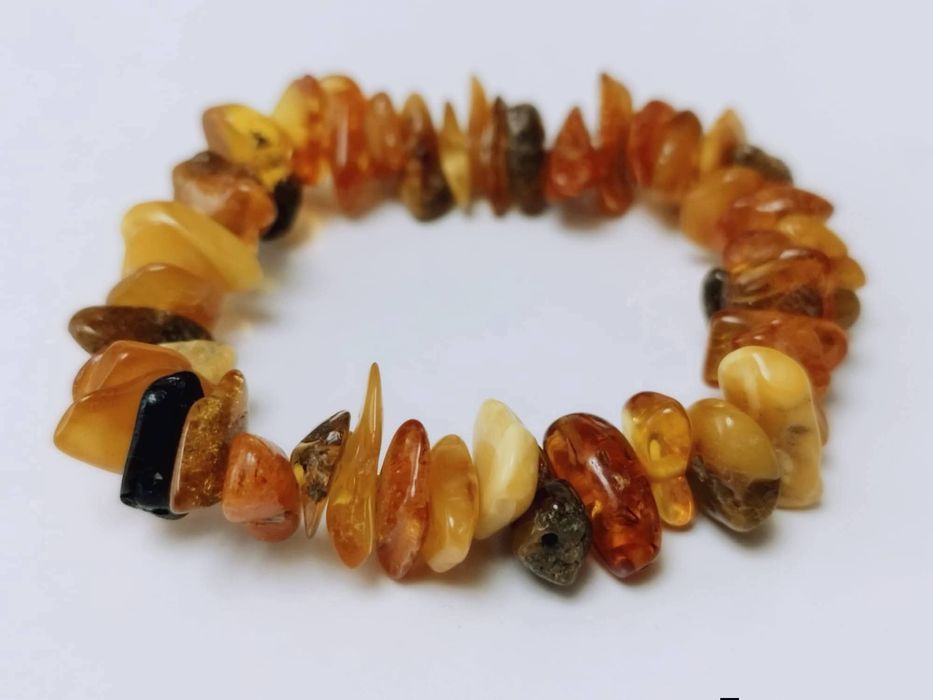 Veche brățară din chihlimbar natural baltic, cognac, butterscoth, brun