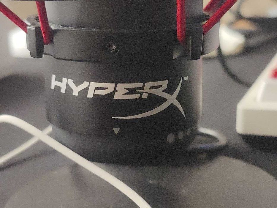 Микрофон HyperX QuadCast