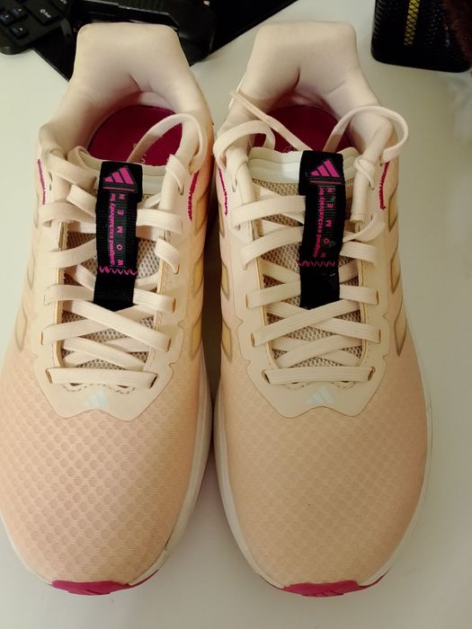 Adidas кроссовки женские