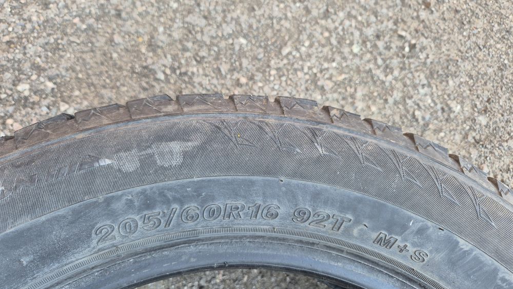 Продам 1 резину .