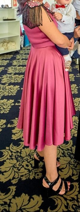 Vând rochie mărimea M