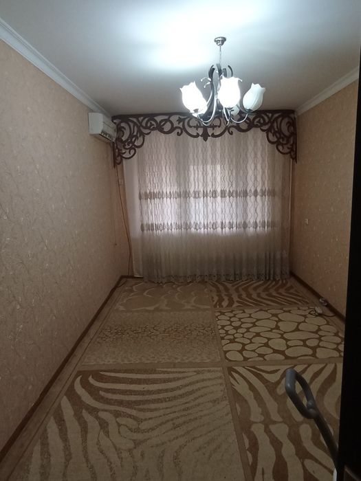 Квартира сотилади 10-микр-н Низомий 2а