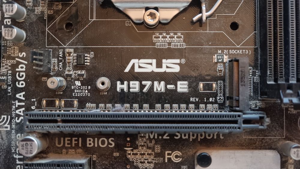 Vand placa de baza ASUS H97M-E
