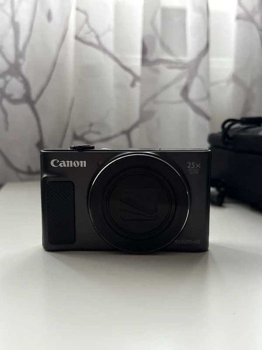 Canon PowerShot SX620 HS 20.2MP 25x