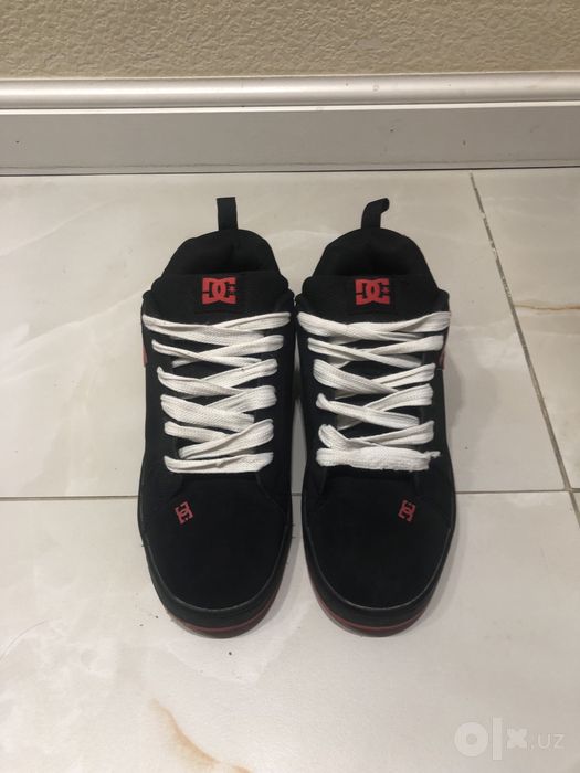 Dc shoes красно черные