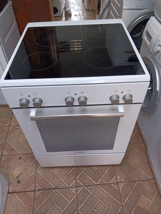 Свободно стояща печка скерамичен плот Бош Bosch 2 години Гаранция!