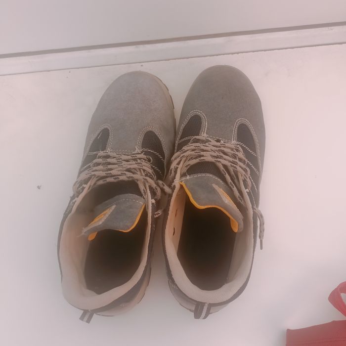 Продам спец обувь!