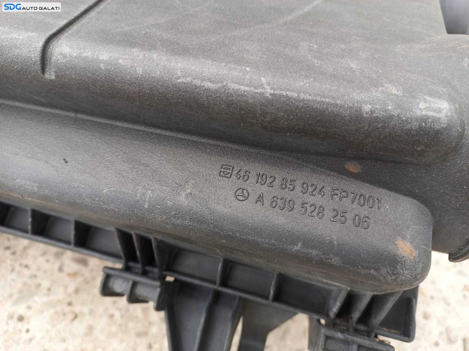 Carcasa Filtru Aer Mercedes Vito W639 2.2 Diesel 2003 - 2010 Cod A0000901651 A6395282506 [L0156]