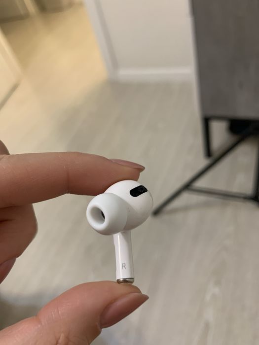 Apple AirPods правый наушник