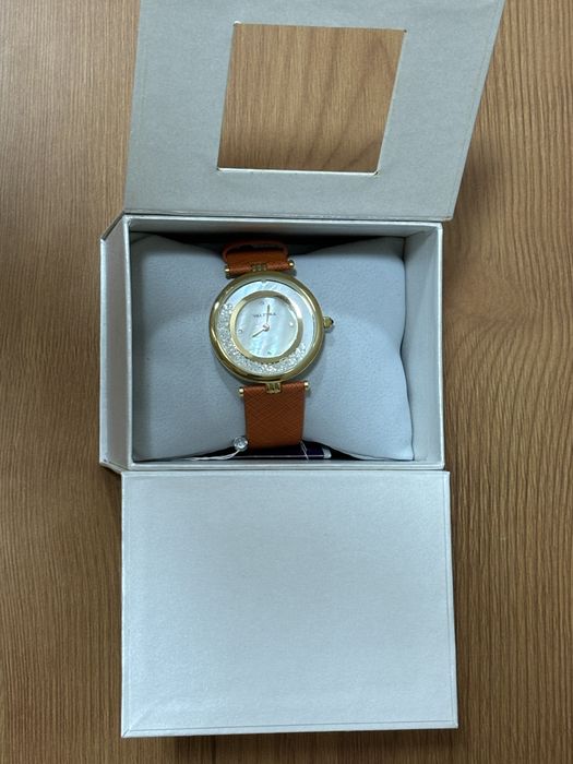 Часы женские новые