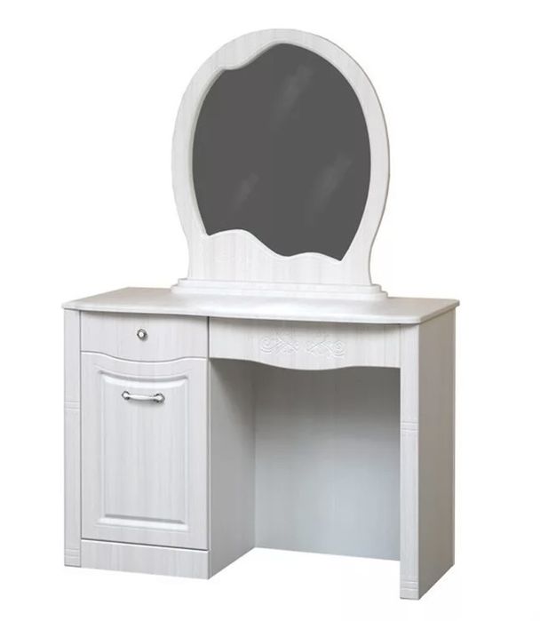 Туалетный столик