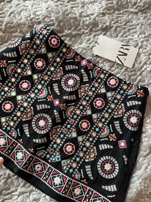 Страхотна пола с бродерия