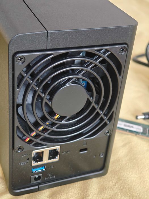 Synology DS220+ NAS сървър, 6GB RAM, като нов