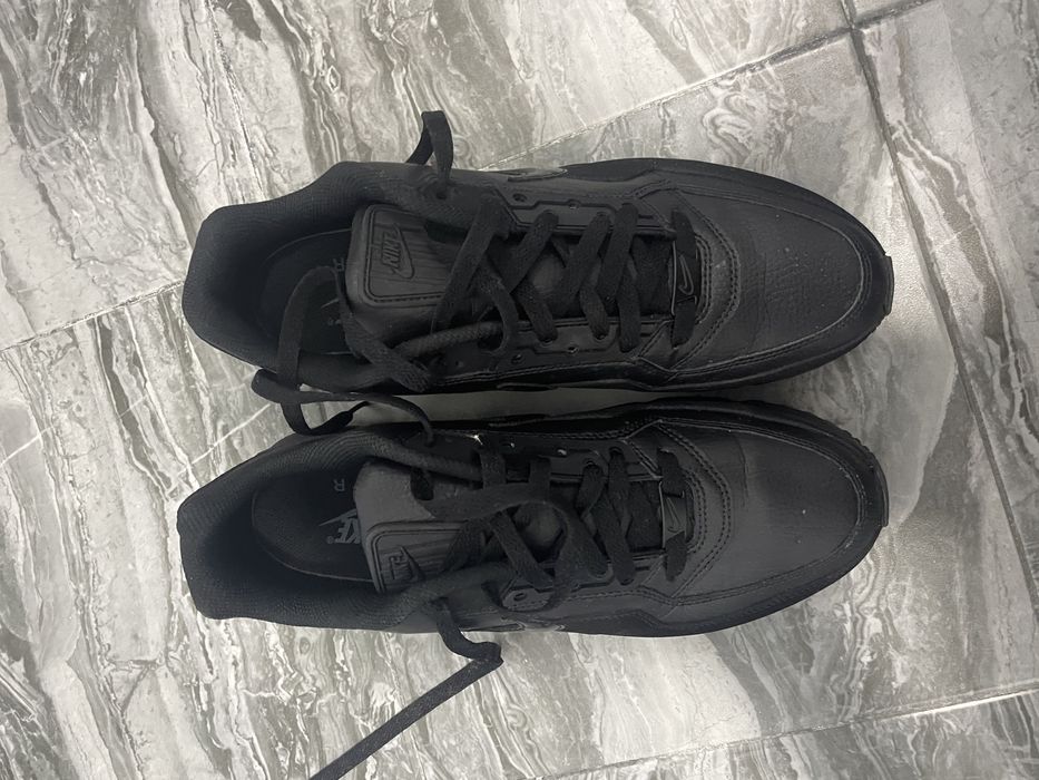 Продаю кроссовки Nike Airmax