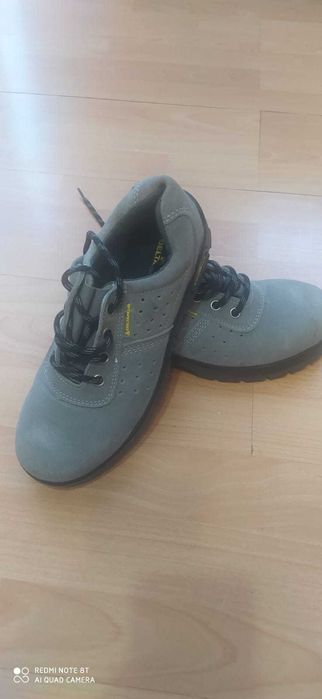Vand bocanci protectie pentru munca