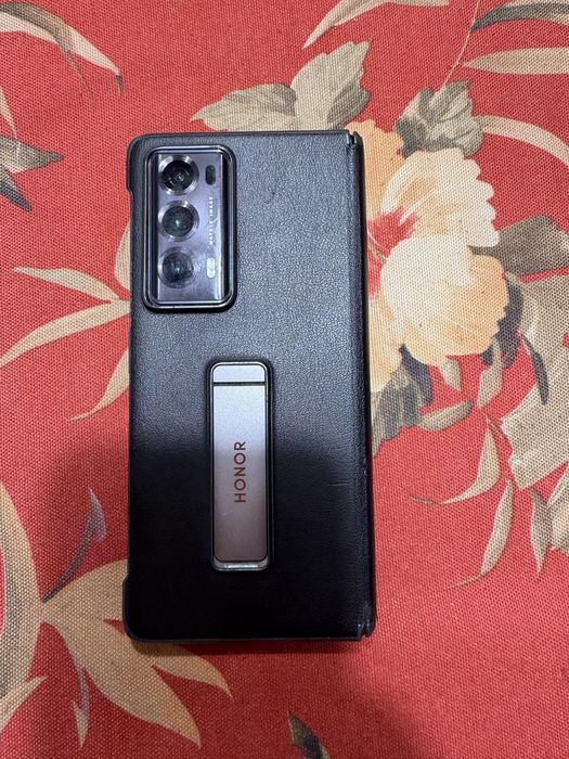 Vand telefon Honor Magic V2