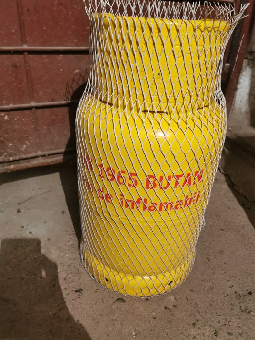 Butelie românească goala noua