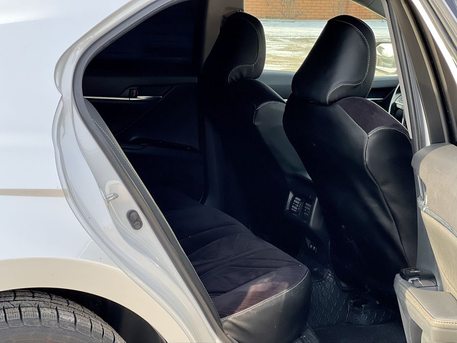 Продам чехлы на камри 70-75