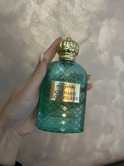 My geisha Cannabis Lost Island