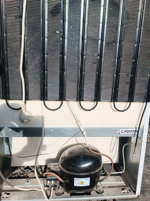 Продам морозильную камеру Индезит