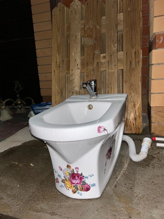 Продам биде в хорошем состоянии