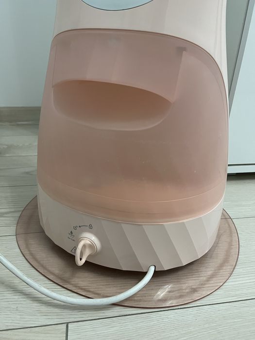 Aparat de calcat vertical cu aburi Philips Steamer