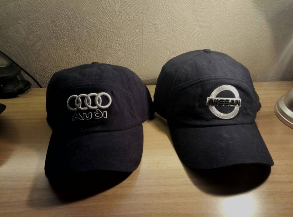 Зимни шапки с уши и козирка на автомобилни марки！