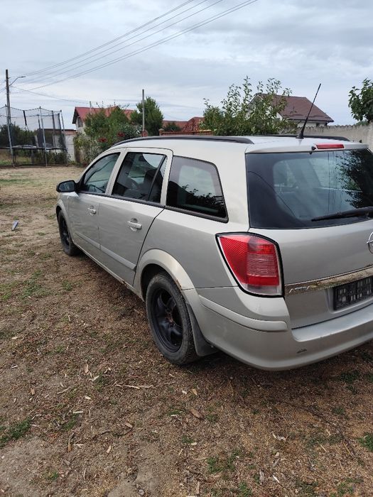 Dezmembrez Opel Astra h 16 benzină