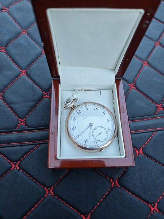 Продавам джобен сребърен  часовник OMEGA