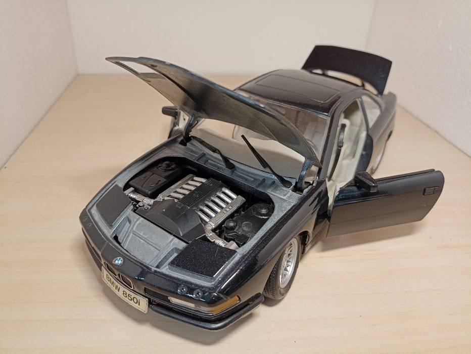 BMW 850i maisto scara 1 18 macheta auto