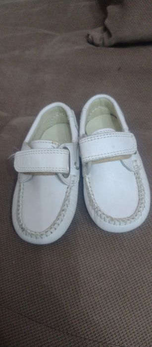 Детски обувки от естествена кожа