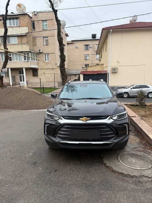 TRACKER 2. PREMIER. 2023 года. Цвет чёрный металик.