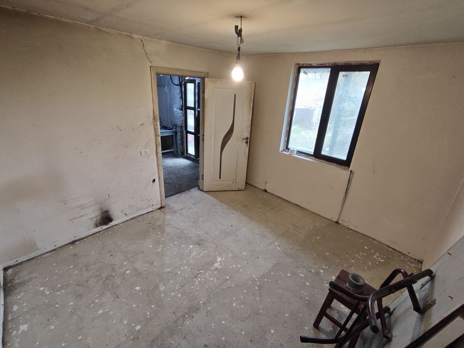 Casa cu teren loc. Baltareti  (Clondiru / Buzău)