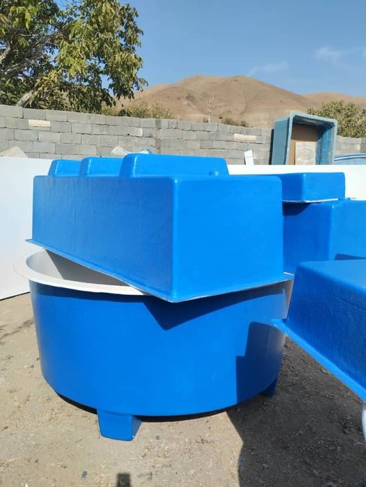 Бассейн для рыбы и ёмкость резувар вода